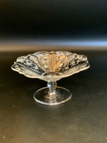 캐임브리지 로즈 포인트 우아한 글래스 스몰 캄포트 Cambridge Rose Point Elegant Glass Small Compote circa 1934 - 1958