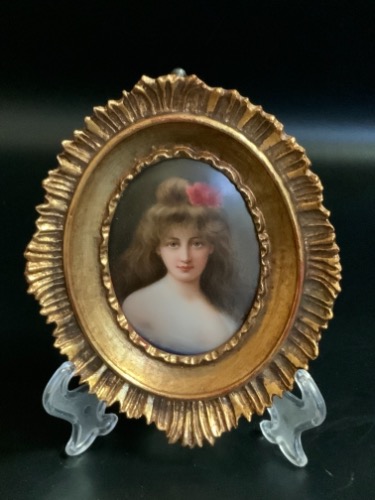 프렌치 핸드페인트 도자기 미니쳐 초상화 W/ 프래임 French Miniature Portrait on Porcelain in Frame circa 1920