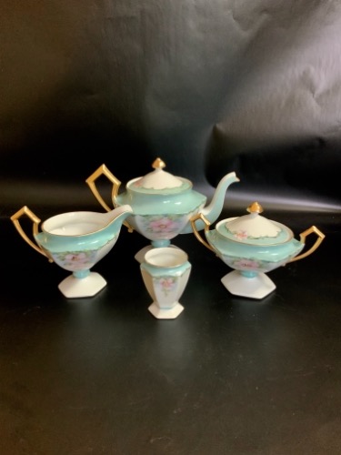 Tressemanes &amp; Vogt 리모지 핸드페인트 4종 티 세트  Tressemanes &amp; Vogt Limoges Hand Painted 4 Piece Tea Set circa 1900