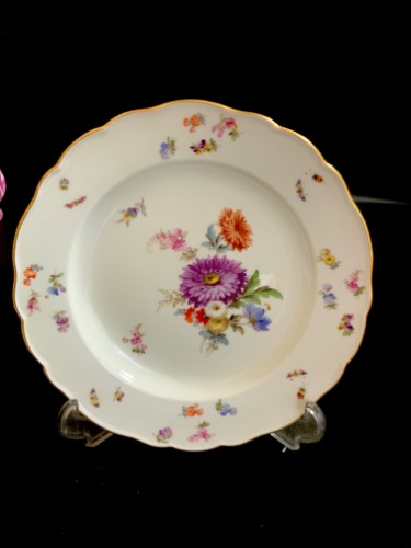 ﻿마이센 핸드페인트 &quot;플라워&amp;곤충&quot; 런치 플레이트 Meissen Hand Painted &quot;Flowers &amp; Insects&quot; Lunch Plate circa 1815-1924