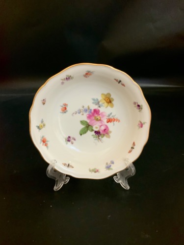 ﻿마이센 핸드페인트 &quot;플라워&amp;곤충&quot; 베리 보울 Meissen Hand Painted &quot;Flowers &amp; Insects&quot; Berry Bowl circa 1815-1924