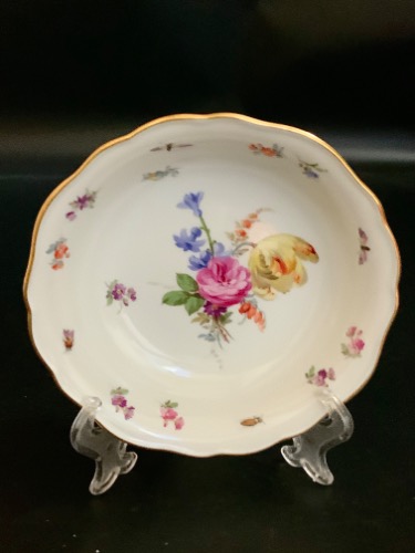 ﻿마이센 핸드페인트 &quot;플라워&amp;곤충&quot; 베리 보울 Meissen Hand Painted &quot;Flowers &amp; Insects&quot; Berry Bowl circa 1815-1924