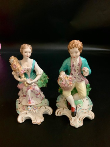 Mottahedeh 이탈리아 도자기 피겨린 한쌍  Mottahedeh Italian Porcelain Figurine Pair circa 1930-1940