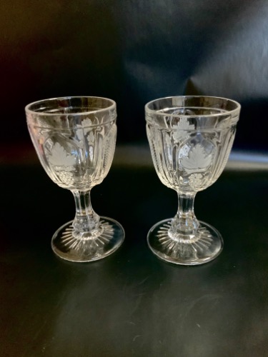 EAPG Flint 글래스  &quot;Magnet &amp; Grape&quot; 고블렛  EAPG Flint Glass &quot;Magnet &amp; Grape&quot; Goblet circa 1850 - 1870