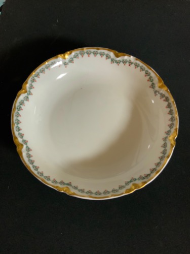 하빌랜드 리모지 베리 보울-있는 그대로 (칩) Haviland Limoges Berry Bowl circa 1900 - AS IS (chip)