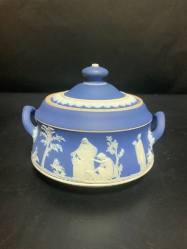 웨지우드 다크 블루 제스퍼웨어 핸들 슈거 볼 Wedgwood Dark Blue Dip Jasperware Handled Sugar Bowl circa 1866 - 1891