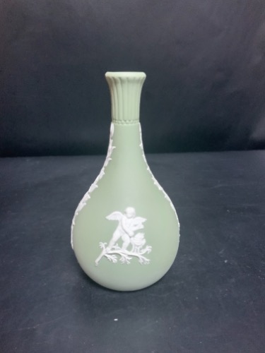 웨지우드 세지 그린 제스퍼웨어 스몰 벋 베이스 Wedgwood Sage Green Jasperware Small Bud Vase dtd 1969