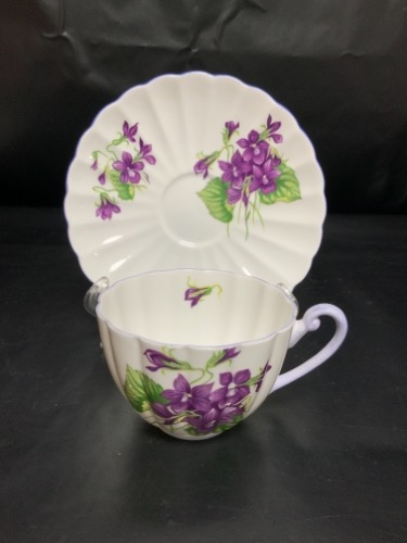 Shelley Purple Ludlow shape &quot;Violets&quot; Cup &amp; Saucer circa 1945 - 1966