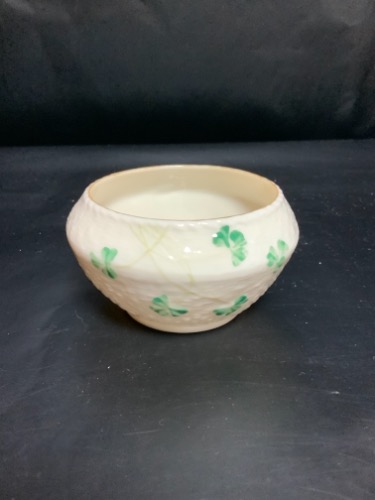 아이리쉬 벨릭 스몰 보울/ 캐시 팟 Irish Belleek Small Bowl / Cache Pot (7th mark (1980-1993)