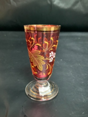 골드 에나멜 데코 크랜베리 글래스 스템웨어 Gold and Enamel Decorated Cranberry Glass Cordial circa 1920