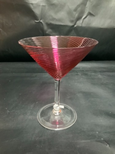 Amethystine Optic 회호리 마티니 글라스 Amethystine Optic Swirl Martini Glass circa 1950