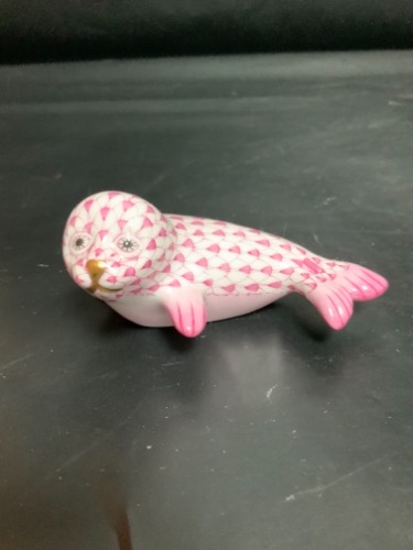 헤렌드 핸드페인트 핑크 그물 무늬 베이비 시얼 Herend Hand Painted Pink Fishnet Baby Seal (First Edition) 1997