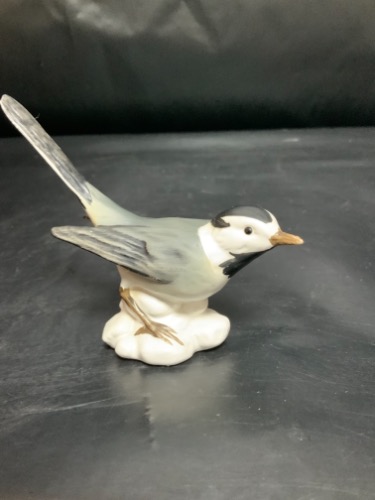괴벨  Pied Wagtail 버드 피겨린 (마크 없음) Goebel Pied Wagtail Bird Figurine circa 1970 (unmarked)