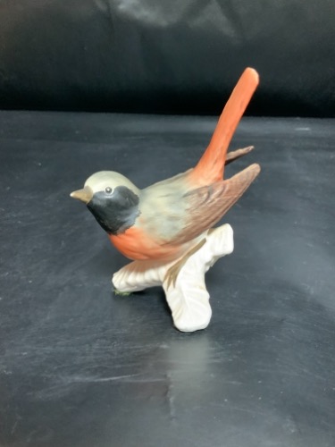 괴벨  &quot;Redstart&quot; 버드 피겨린 Goebel &quot;Redstart&quot; Bird Figurine circa 1970