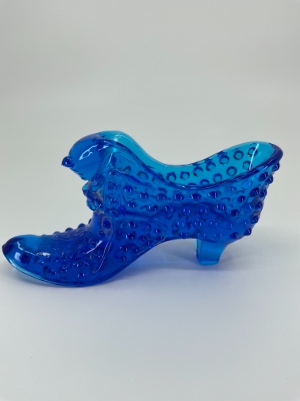 빈티지 블루 “합네일” 글래스 슈즈  Fenton Blue &quot;Hobnail&quot; Glass Shoe