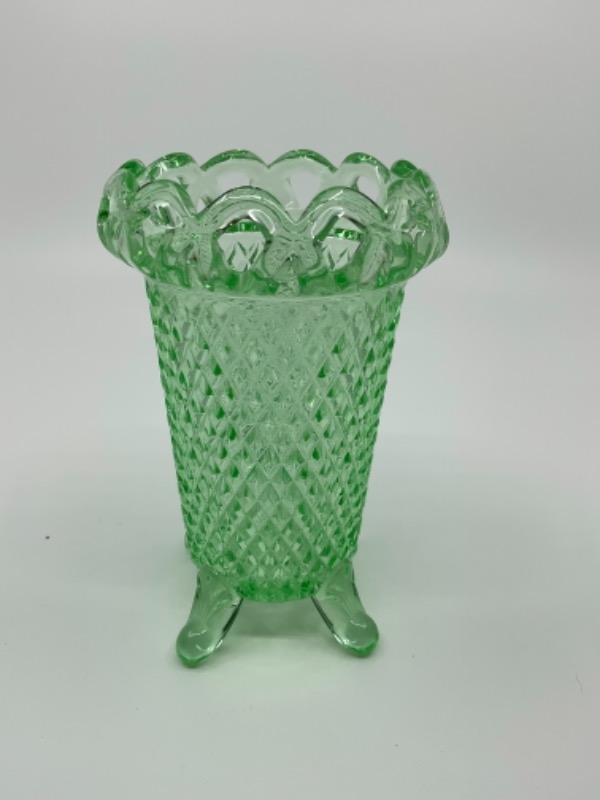 임페리얼 “다이아몬드 포인트” 바셀린 글래스 발달린 꽃병 Imperial &quot;Diamond Point&quot; Vaseline Glass Footed Vase circa 1930