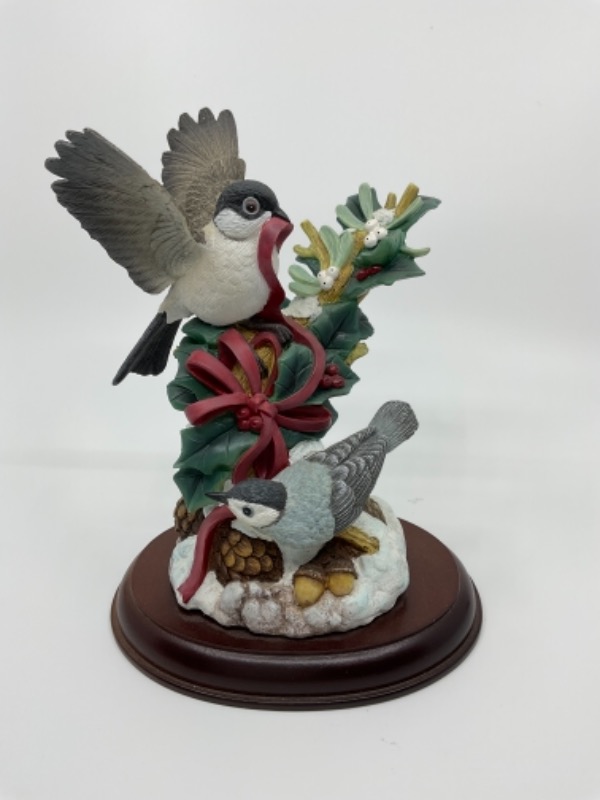 빈티지 수지 버드 피겨린 온 우드(나무) 베이스 Vintage Resin Bird Figurine on Wood Base