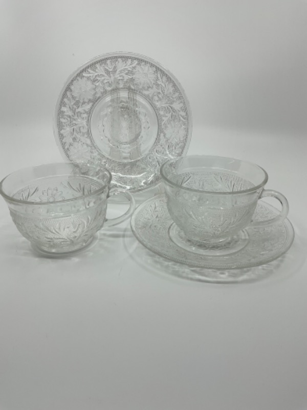Indiana 글래스 “샌드위치 페턴” 컵 &amp; 소서 Indiana Glass &quot;Sandwich Pattern&quot; Cup &amp; Saucer circa 1960