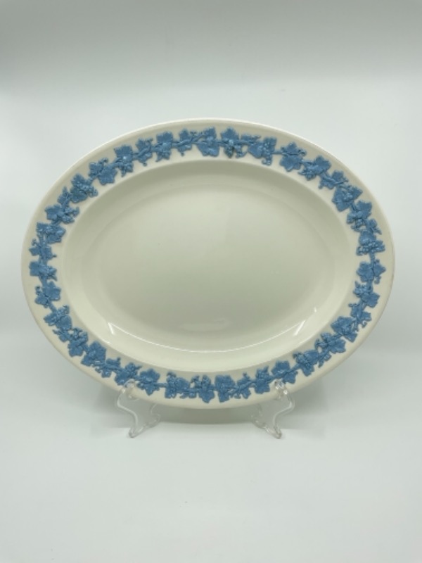 웨지우드 라벤더 안 아이보리 퀸즈웨어 미디엄 플레터 Wedgwood Lavender on Ivory Queensware Medium Platter circa 1949