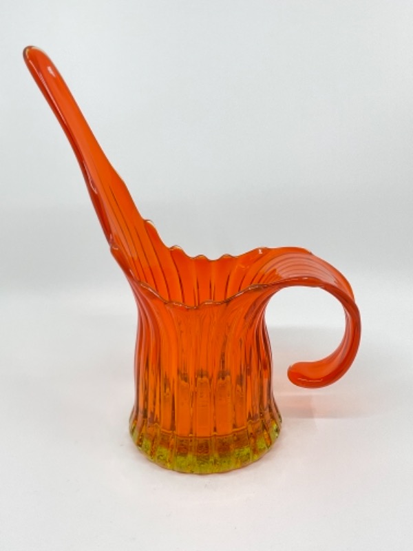 포스토리아 &quot;Heirloom&quot; 버터스위트 (오렌지) 오팔레슨 (유백색) 아트 글래스 피처 베이스 Fostoria &quot;Heirloom&quot; Bittersweet Opalescent Art Glass Pitcher Vase circa 1959-1962