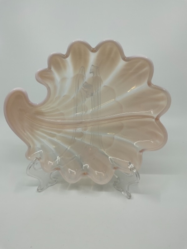 포스토리아 &quot;Heirloom&quot; 핑크 오팔레슨 (유백색) 아트 2섹션 조개 모양 디쉬 Fostoria &quot;Heirloom&quot; Pink Opalescent Art Glass Divided Shell Dish circa 1959-1962