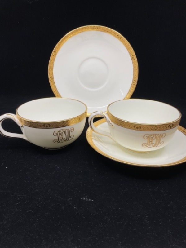 콜돈 골드 엔크러스트/모노그램 티 컵 &amp; 소서 Cauldon Gold Encrusted and Monogram Tea Cup &amp; Saucer circa 1900