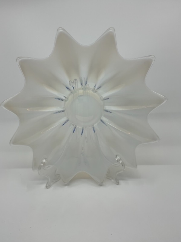 포스토리아 &quot;Heirloom&quot; 화이트 오팔레슨 (유백색) 아트 글래스 플라워 플로트 Fostoria &quot;Heirloom&quot; White Opalescent Art Glass Flower Float circa 1959-1962