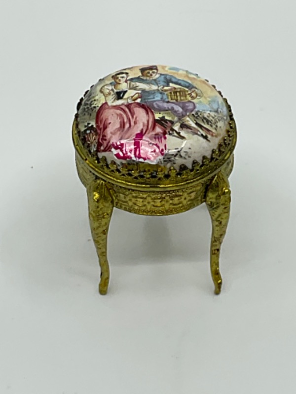 빅토리언 오스트리아 미니쳐 핸드페인트 도자기 인형 테이블 Victorian Austrian Hand Painted Porcelain Doll Furniture