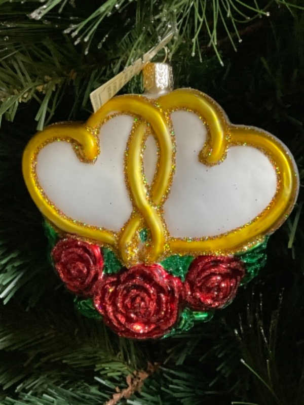 올드 월드 핸드 블로운 / 핸드페인트 &quot;Entwined Hearts&quot; 크리스마스 트리 장식 2008 Old World Christmas Hand Blown / Painted &quot;Entwined Hearts&quot; Christmas Tree Ornament