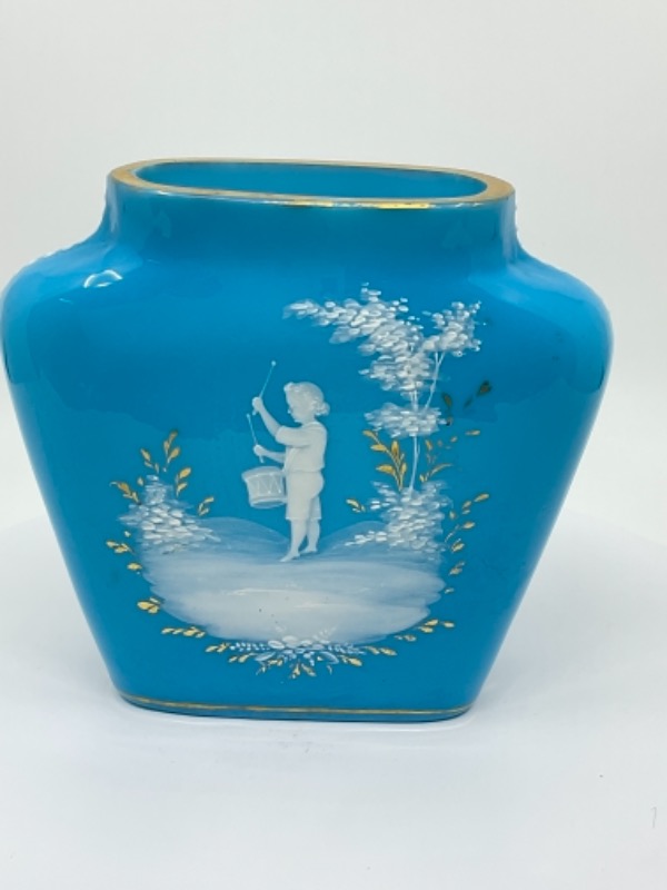 빅토리언 프랜치 블루 오팔린 핸드페인트 &quot;메리 그레고리&quot; 필로우 베이스 Victorian French Blue Opaline &quot;Mary Gregory&quot; Pillow Vase