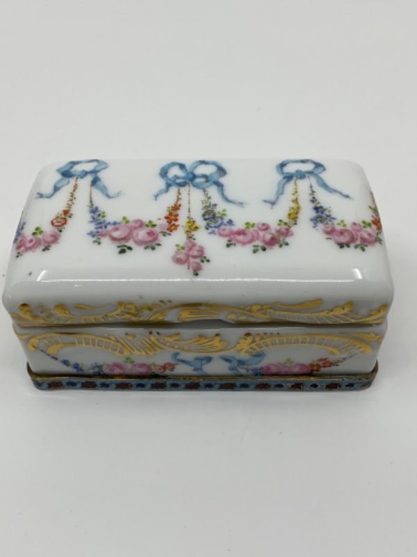 세브르 핸드페인트 도자기 잉크 박스 Sevres Hand Painted Porcelain Stamp Box circa 1910