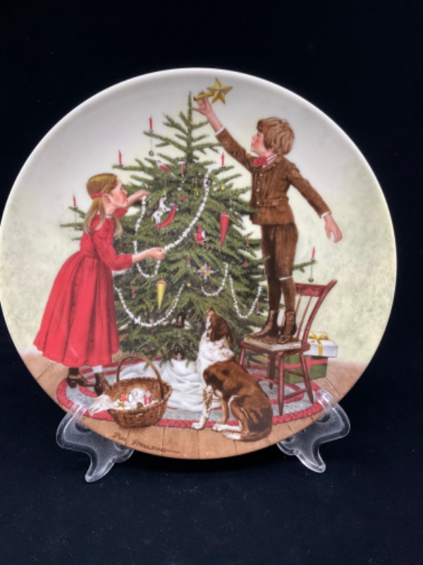 놀즈 &quot;Christmas&quot; 컬렉터 플레이트 Knowles &quot;Christmas&quot; Collectors Plate 1984
