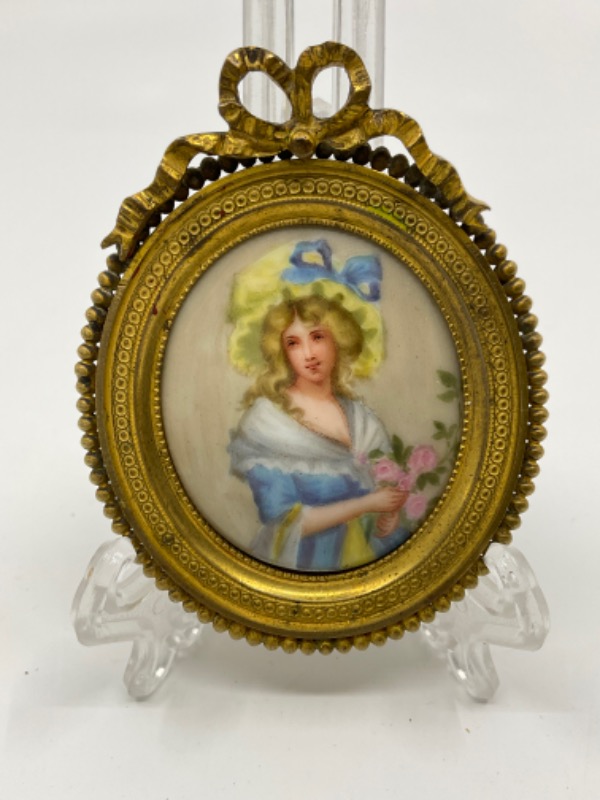 빅토리언 핸드페인트 미니 초상화 온 도자기 Victorian Hand Painted Mini Portrait on Porcelain circa 1900
