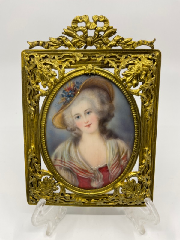 핸드페인트 미니 초상화 온 마담 드 로얄 Hand Painted Mini Portrait on Celluloid of Madame de Royale circa 1900