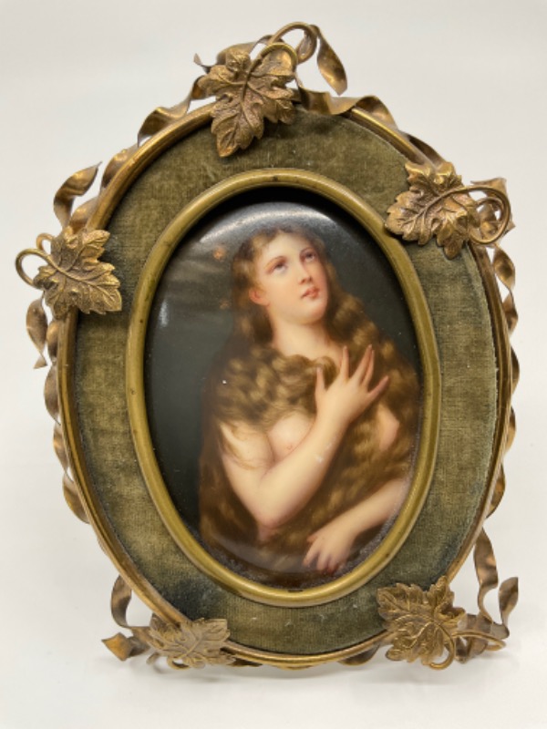 빅토리언 핸드페인트 온 도자기 미니 초상화 A &amp; C 프래임 Victorian Hand Painted on Porcelain Mini Portrait in A &amp; C Frame circa 1870