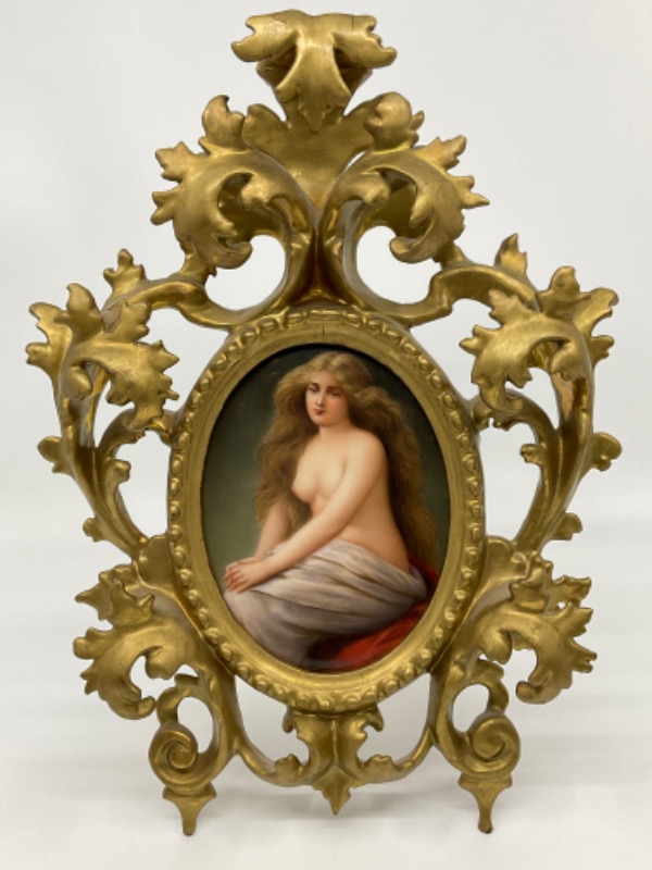 19세기 핸드페인트 미니 초상화 온 이탈리언 로코코 조각 나무 프래임 19th C. Hand Painted Mini Portrait on Porcelain in Italian Rococo Carved Wood Frame