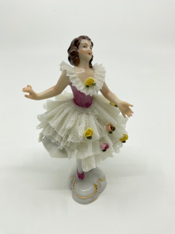 MZ 아이리쉬 드레스덴 도자기 레이스 피겨린-잇는 그대로-데미지- MZ Irish Dresden Porcelain Lace Figurine circa 1950 - AS IS