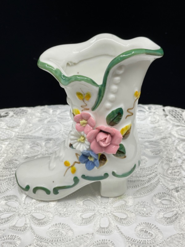 빈티지 핸드페인트 도자기 구두 W/ 적용된 플라워 Vintage Hand Painted Porcelain Shoe w/ Applied Flowers