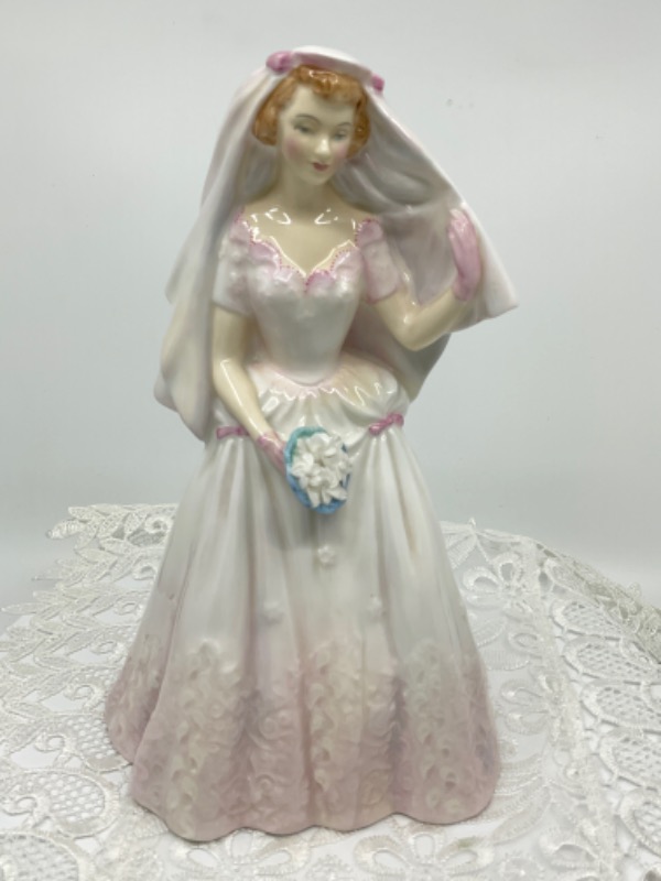 로얄 돌턴 &quot;The Bride&quot; 피겨린 Royal Doulton &quot;The Bride&quot; Figurine 1955