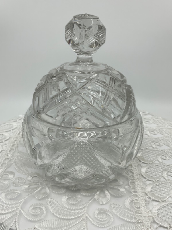 빈티지 프레스드 글래스 커버 잘 Vintage Pressed Glass Covered Jar