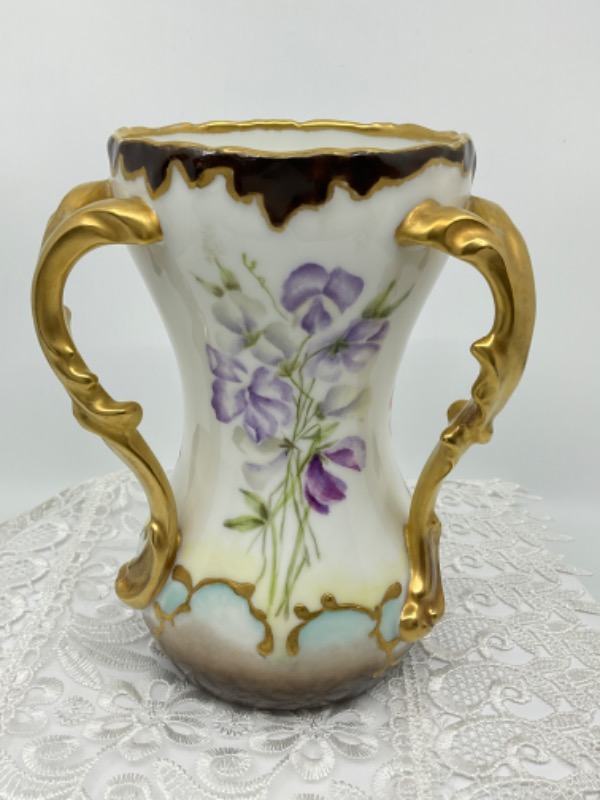Tresmanes &amp; Vogt 리모지 핸드페인트 3핸들 베이스 Tresmanes &amp; Vogt Limoges Hand Painted 3 Handle Vase circa 1890
