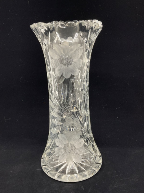 찬란한 시대의 핸드 컷 글래스 베이스-있는 그대로-칩- Brilliant Period Hand Cut Glass Vase circa 1900 - AS IS
