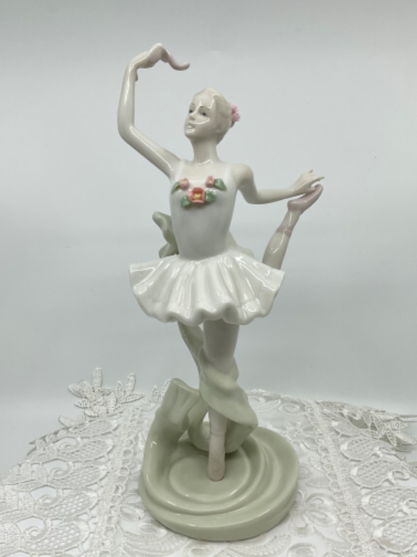 빈티지 &quot;발레리나&quot; 피겨린 Vintage Porcelain &quot;Ballerina&quot; Figurine