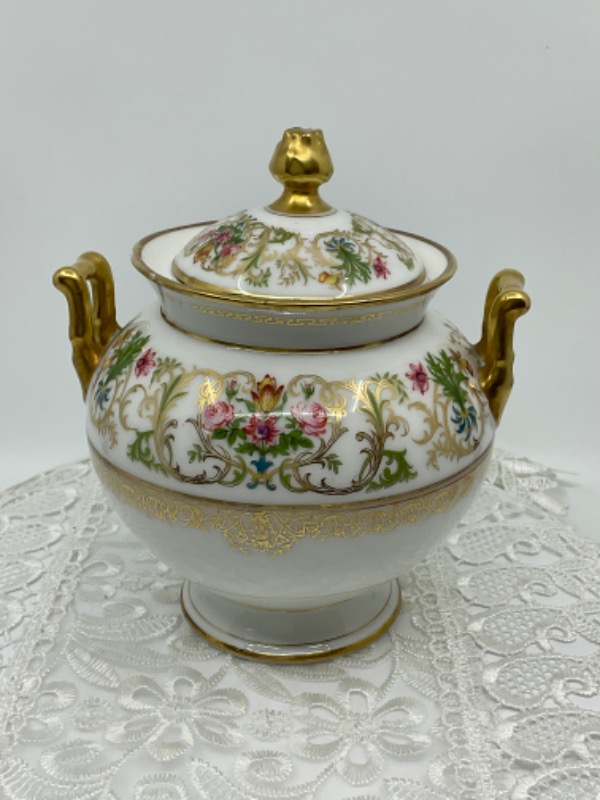 Ahrenfeldt 리모지 오버싸이즈 슈거 보울 Ahrenfeldt Limoges Oversized Sugar Bowl (Sugar cubes) circa 1900