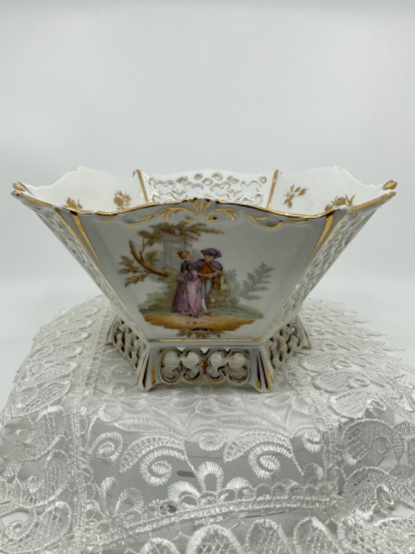 로얄 바바리언 (Ovington Bros.) 핸드 (손으로 깎아낸) 투각 보울 Royal Bavarian (Ovington Bros.) Hand Pierced Bowl circa 1900