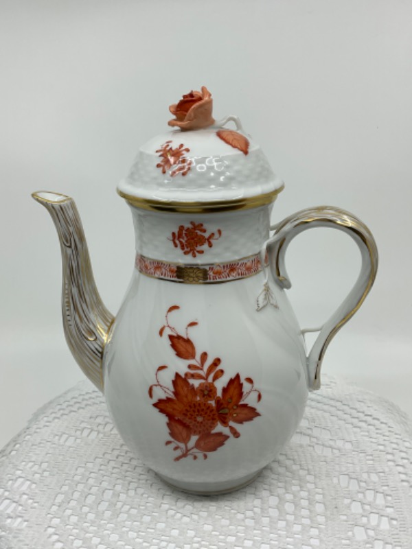 헤렌드 핸드페인트 부라운 차이니즈 부퀘 커피 팟 W/ 로즈 손잡이 Herend Hand Painted Brown Chinese Bouqet Coffee Pot with Rose Finial (1612)