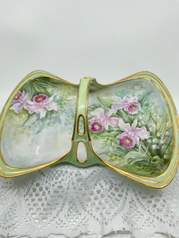 Coiffe 리모지 핸드페인트 바스켓 Coiffe Limoges Hand Painted Basket dated 1911