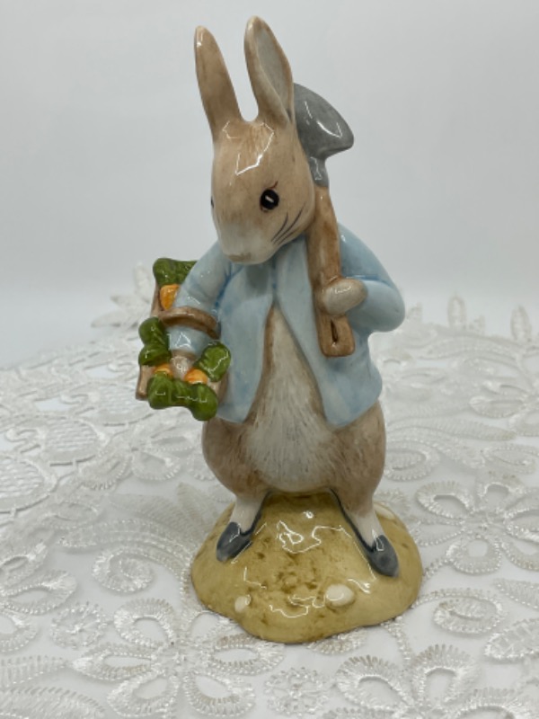 로얄 돌턴 베스윅 &quot;Peter Rabbit Gardening&quot; 비어트릭스 포터 피겨린 Royal Doulton Beswick &quot;Peter Rabbit Gardening&quot; Beatrix Potter Figurine 1997
