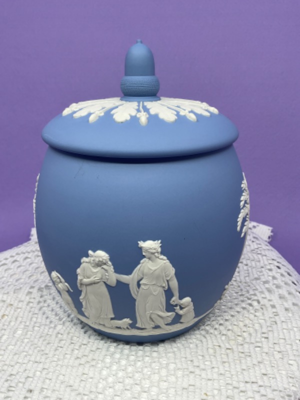 웨지우드 아이보리 온 라벤더 제스퍼웨어 티 케디-데미지-있는 그대로- Wedgwood Ivory on Lavender Jasperware Tea Caddy 1954 - RARE (AS IS)