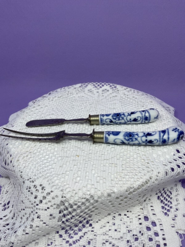 마이센 블루 어니언 도자기 핸들 주방용 칼 세트  Meissen Blue Onion Porcelain Handled Cutlery Set circa 1815 - 1924